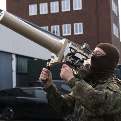 Zuletzt machten illegale Drohnenüberflüge etwa in Skandinavien häufiger Schlagzeilen - der Bund will nun die Rechtslage verschärfen. (Symbolbild)