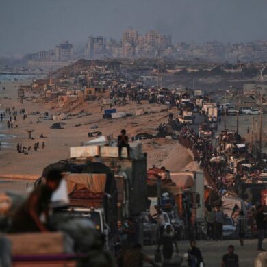 Seit Tagen flüchten Menschen aus der Stadt Gaza. (Archivbild)