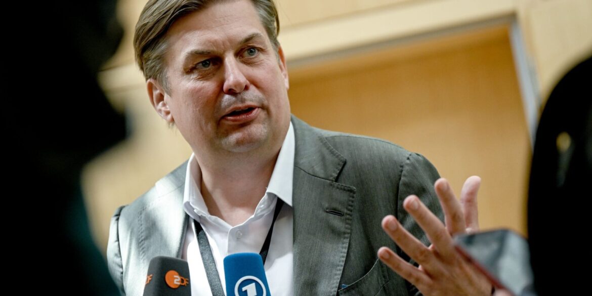Der Bundestag hat Durchsuchungen beim AfD-Abgeordneten Krah genehmigt (Archivbild).
