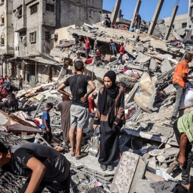 Bei israelischen Angriffen im Gazastreifen starben nach Angaben aus medizinischen Kreisen mindestens 50 Menschen.