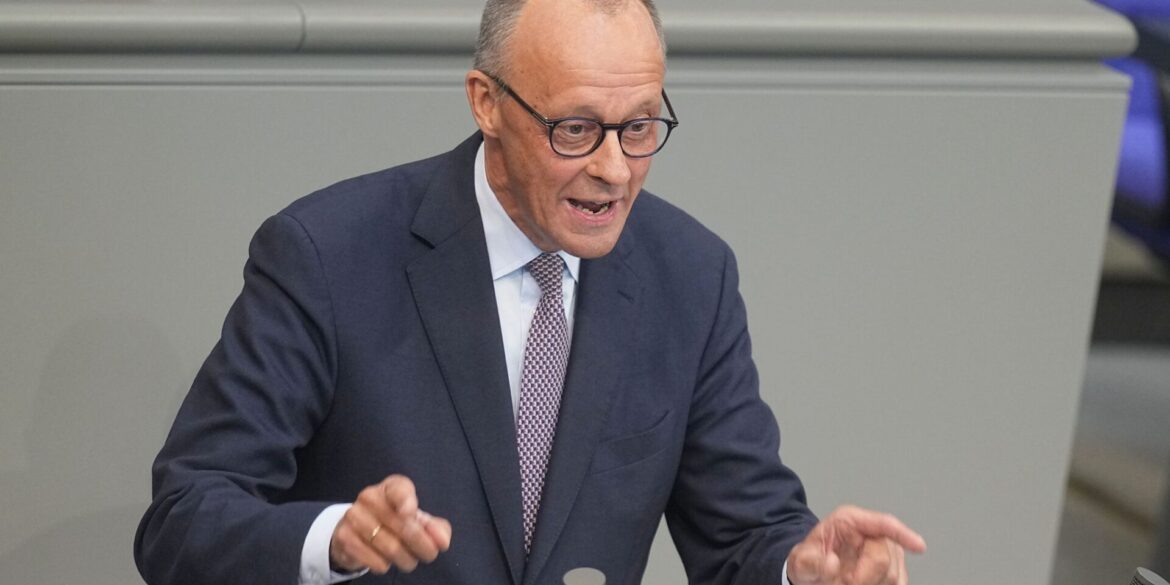 Der Kanzler ist im Verteidigungsmodus in der Generaldebatte.