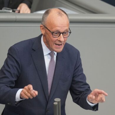 Der Kanzler ist im Verteidigungsmodus in der Generaldebatte.
