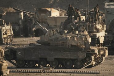Israelische Panzer an der Grenze zum Gazastreifen.