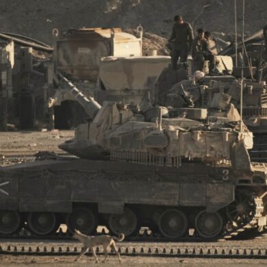 Israelische Panzer an der Grenze zum Gazastreifen.