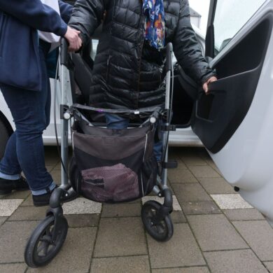 Die Einstufung in verschiedene Pflegegrade entscheidet über die Höhe der Unterstützung durch die Pflegeversicherung. (Illustration)