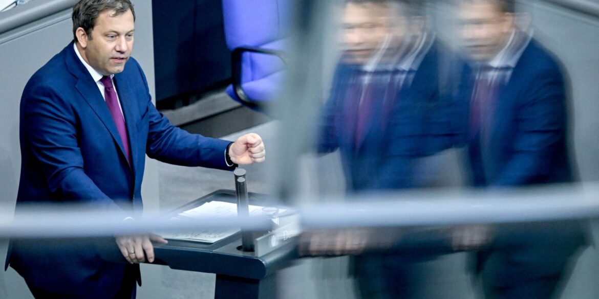 Finanzminister Klingbeil verteidigte seinen Etat im Bundestag.