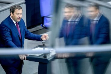 Finanzminister Klingbeil verteidigte seinen Etat im Bundestag.