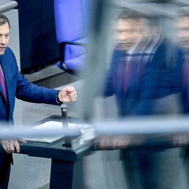 Finanzminister Klingbeil verteidigte seinen Etat im Bundestag.