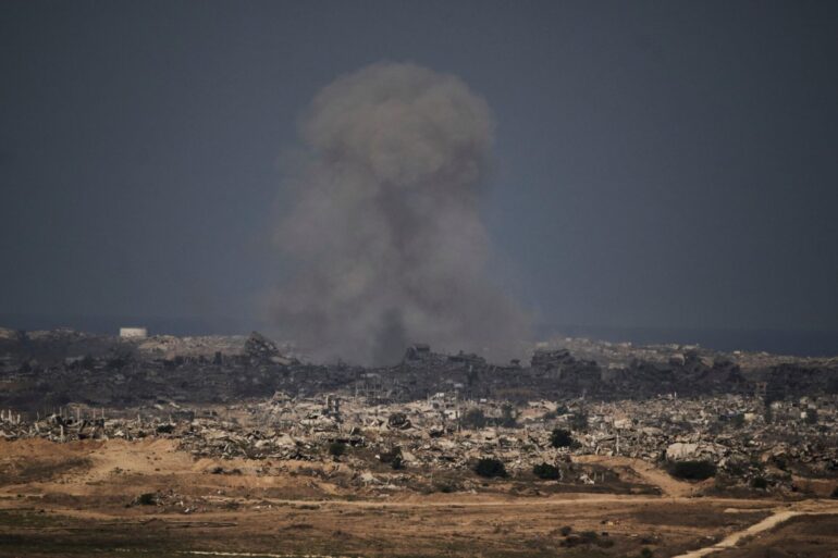 Rauch steigt auf nach einem israelischen Militärschlag im nördlichen Gazastreifen.