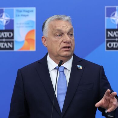 Ungarns Ministerpräsident Viktor Orban hat die Antifa zur terroristischen Vereinigung erklärt. (Archivbild)