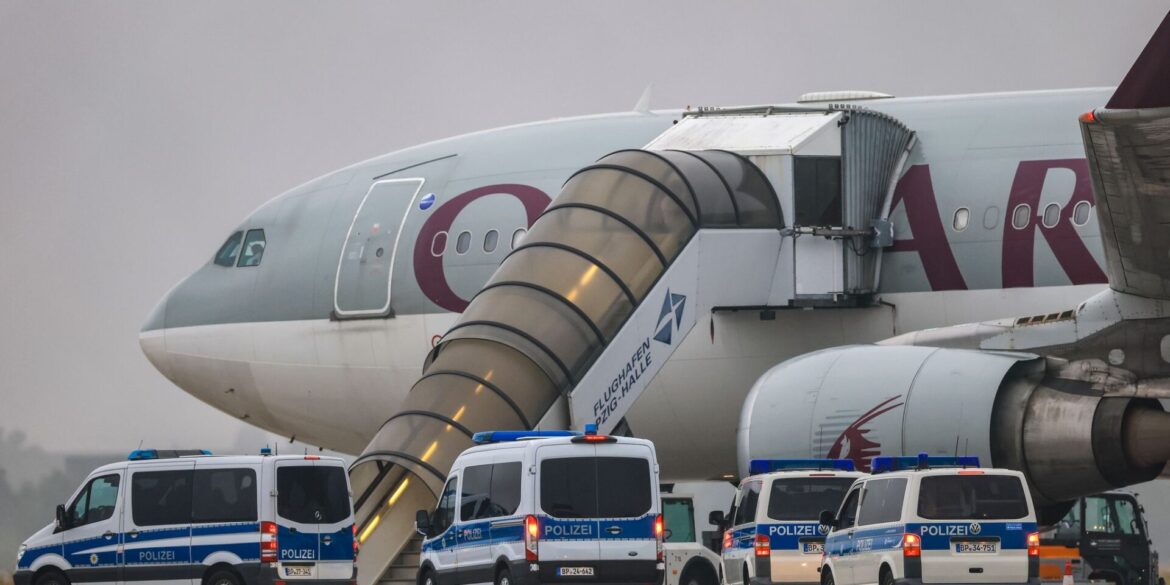 Katar hat nach Angaben der Bundesregierung für seine Hilfe bei den beiden Abschiebungen nach Kabul keine direkte Gegenleistung erhalten. (Archivbild)