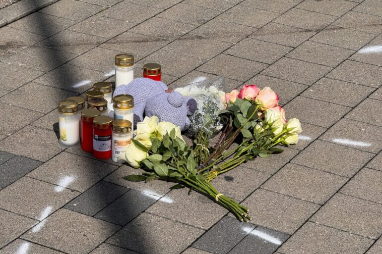 Nach dem Tod eines Zwölfjährigen auf einem Parkplatz in Niedernhall sind viele Fragen offen.