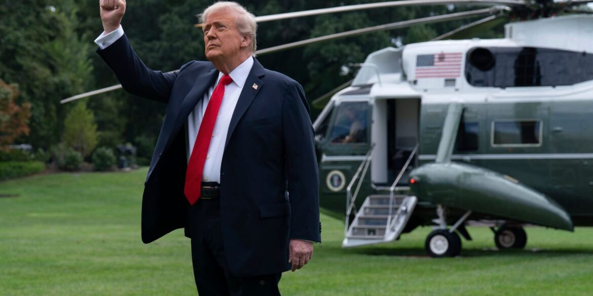 Trump spricht eine Warnung an die Hamas aus.