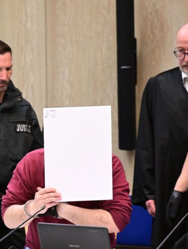 Der Angeklagte äußerte sich via seinem Verteidiger Uwe Kosmala zur Tat.