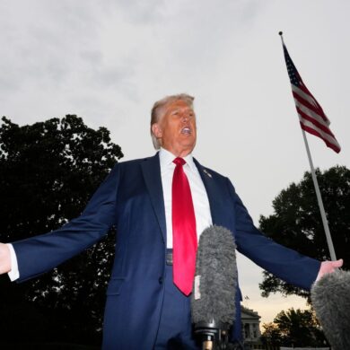 Trump fordert Israel auf, die Bombardierung des Gazastreifens zu stoppen. (Archivbild)