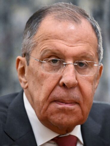 «Wenn man einfach so aufhört, bedeutet das, die Ursachen dieses Konflikts zu vergessen», sagte Außenminister Sergej Lawrow der russischen Nachrichtenagentur Interfax zufolge. (Archivbild)