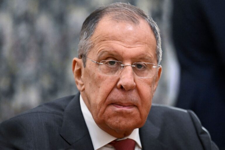 «Wenn man einfach so aufhört, bedeutet das, die Ursachen dieses Konflikts zu vergessen», sagte Außenminister Sergej Lawrow der russischen Nachrichtenagentur Interfax zufolge. (Archivbild)