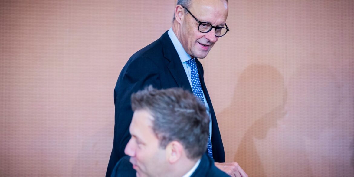 Erst schaltete sich Klingbeil in Debatte ein, dann erklärte sich Merz.