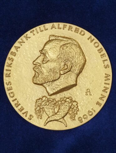 Die Wirtschaftsnobelpreisträger erhalten traditionell diese prestigeträchtige Nobelmedaille. (Archivbild)