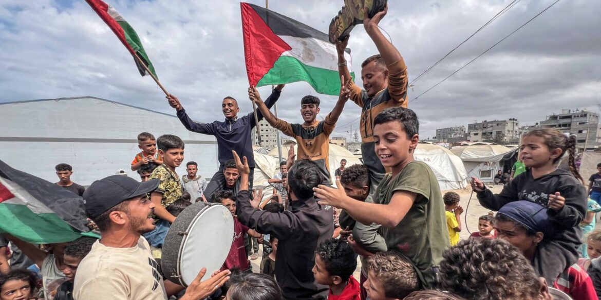 Im Gazastreifen feiern die Menschen das Abkommen und hoffen auf eine bessere Zukunft.