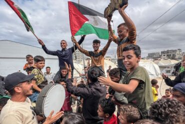 Im Gazastreifen feiern die Menschen das Abkommen und hoffen auf eine bessere Zukunft.