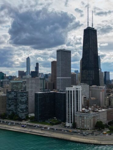 Chicago schafft Verbotszonen für ICE-Einsätze.
