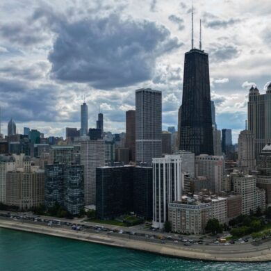 Chicago schafft Verbotszonen für ICE-Einsätze.