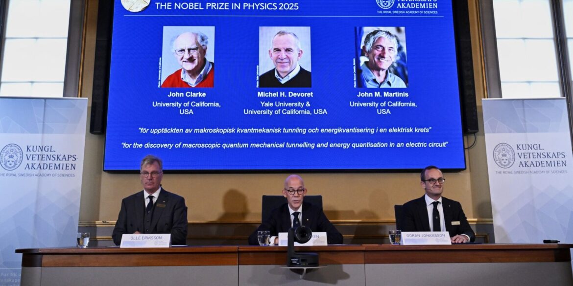 Den Nobelpreis für Physik erhalten 2025 die Quantenphysiker John Clarke, Michel Devoret und John Martinis.
