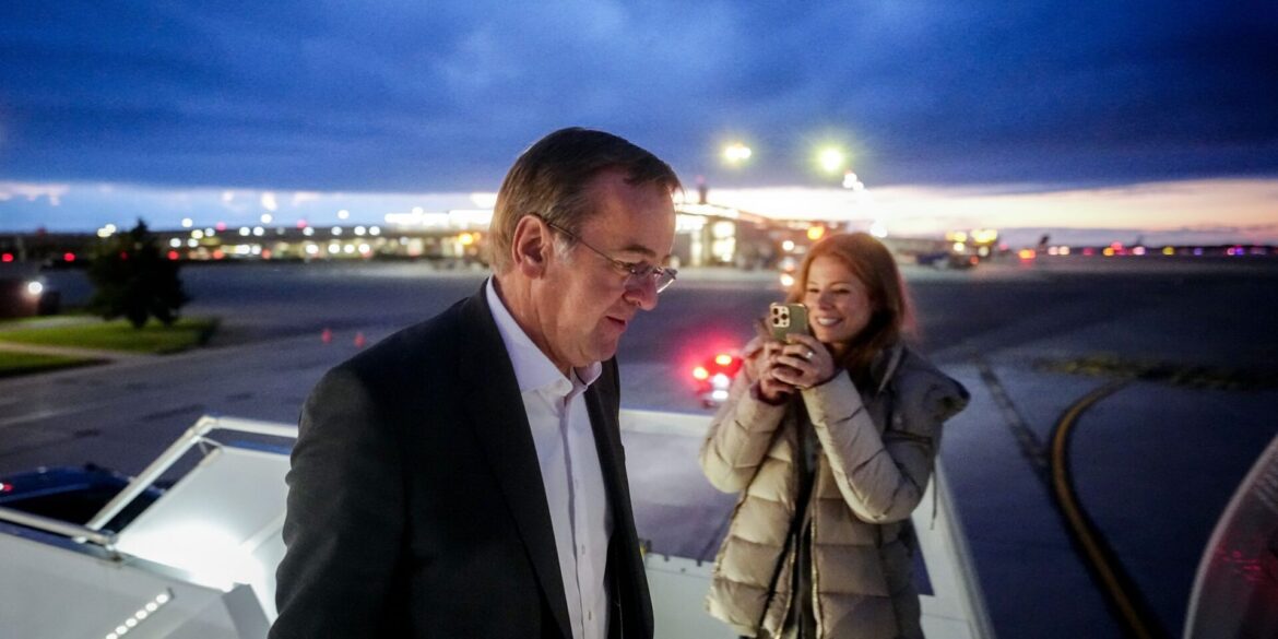 Abflug aus Kanada – Verteidigungsminister im Fokus