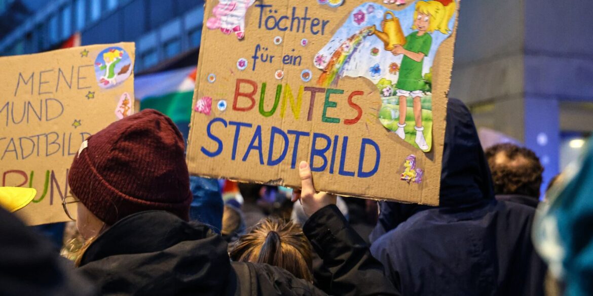 Recht gaben dem Kanzler deutlich mehr Ältere als Jüngere.