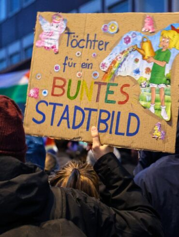 Recht gaben dem Kanzler deutlich mehr Ältere als Jüngere.