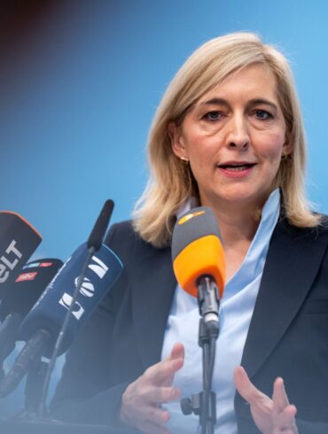 Nach Plänen von Ministerin Warken sollen die Beiträge stabil bleiben können.
