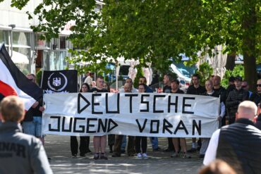 Die Gruppe «Deutsche Jugend Voran» wird von der Bundesregierung als Beispiel für eine junge, rechtsextreme Gruppierung genannt. (Archivbild)