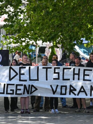Die Gruppe «Deutsche Jugend Voran» wird von der Bundesregierung als Beispiel für eine junge, rechtsextreme Gruppierung genannt. (Archivbild)
