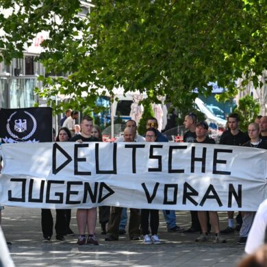 Die Gruppe «Deutsche Jugend Voran» wird von der Bundesregierung als Beispiel für eine junge, rechtsextreme Gruppierung genannt. (Archivbild)