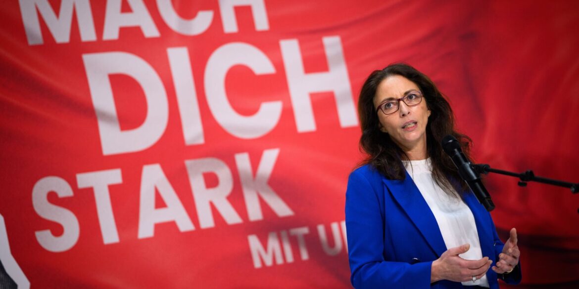 «Pushen ein Mini-Problem zu einem Mega-Thema hoch»: Gewerkschafterin Fahimi hält die Debatte ums Bürgergeld für absurd. (Archivbild)