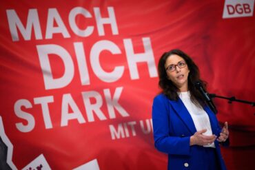 «Pushen ein Mini-Problem zu einem Mega-Thema hoch»: Gewerkschafterin Fahimi hält die Debatte ums Bürgergeld für absurd. (Archivbild)