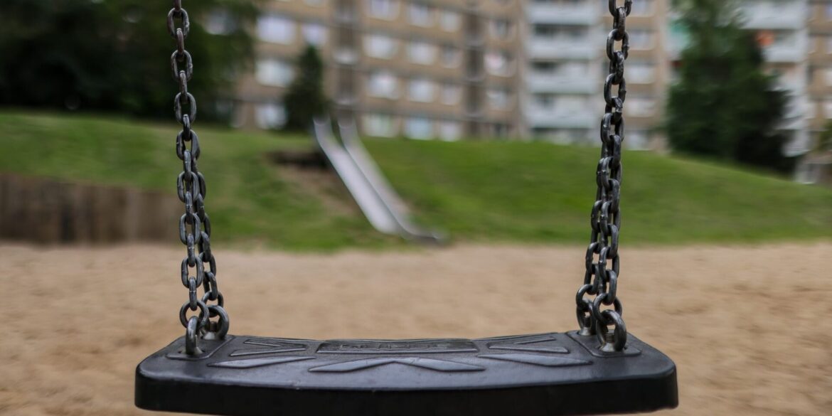 Vor allem Kinder und Jugendliche mit Einwanderungsgeschichte sind in Deutschland armutsgefährdet. (Archivbild)