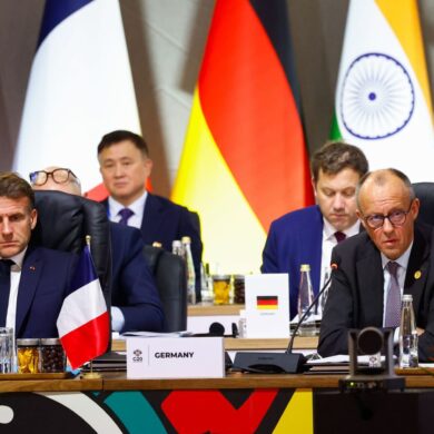 Keine erzwungene Kapitulation: Der französische Präsident Emmanuel Macron und Kanzler Friedrich Merz wollen versuchen, das Schlimmste zu verhindern.