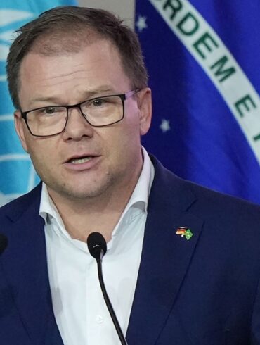 Umweltminister Carsten Schneider sagte, es gehe darum, sich von fossilen Energieträgern «zu befreien».