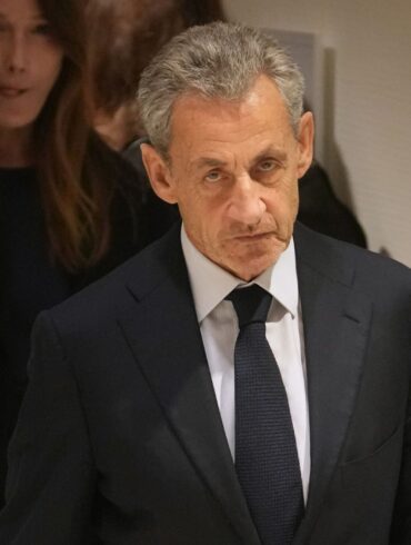 Frankreichs Ex-Präsident Sarkozy muss eine weitere Haftstrafe verbüßen. (Archivbild)
