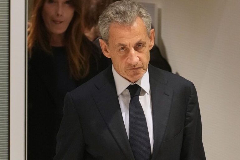 Frankreichs Ex-Präsident Sarkozy muss eine weitere Haftstrafe verbüßen. (Archivbild)