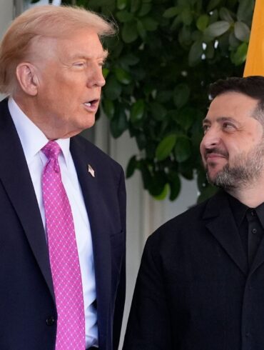 Mit einem ohne Beteiligung Kiews ausgearbeiteten US-Friedensplan konfrontiert, signalisiert der ukrainische Präsident Wolodymyr Selenskyj Gesprächsbereitschaft. (Archivbild)