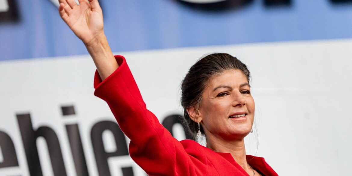 Sahra Wagenknecht hat bisher offen gelassen, ob sie als Chefin der nach ihr benannten Partei weitermachen möchte. (Archivbild)
