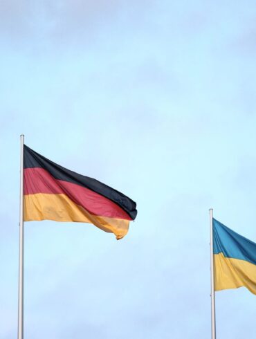 Der Status vieler Ukrainerinnen und Ukrainer in Deutschland ändert sich. (Symbolbild)