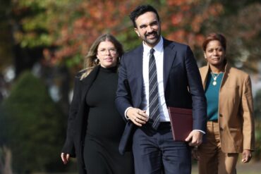 Mamdani hat sich für die Übergangszeit schon ein erstes Team an die Seite geholt - es sind allesamt Frauen.