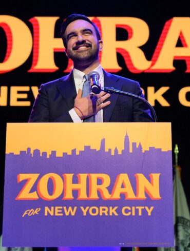 Zohran Mamdani wird neuer Bürgermeister von New York.