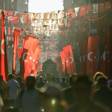Streetfood und gerade die gefüllten Muscheln gehören für viele zu einem Besuch in Istanbul dazu. (Symbolbild)