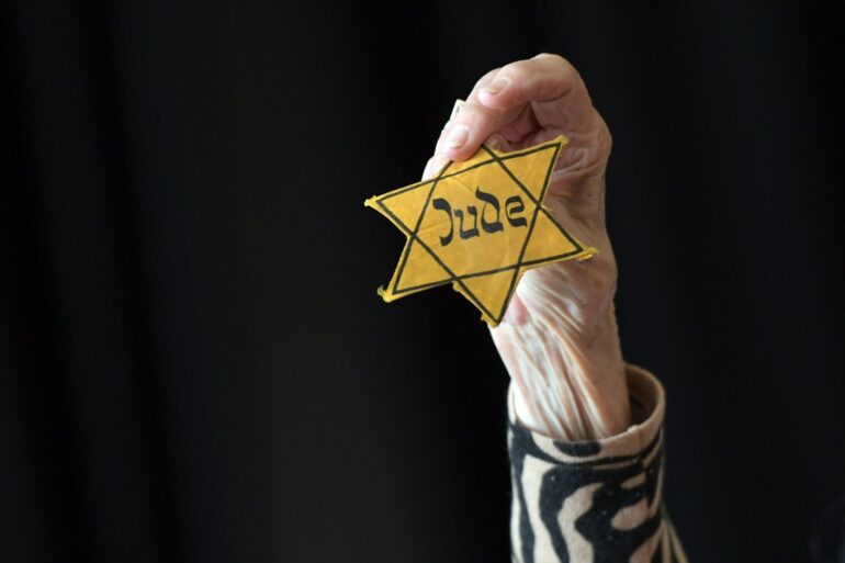 Das Auschwitz-Komitee kritisiert die geplante Auktion. (Symbolbild)