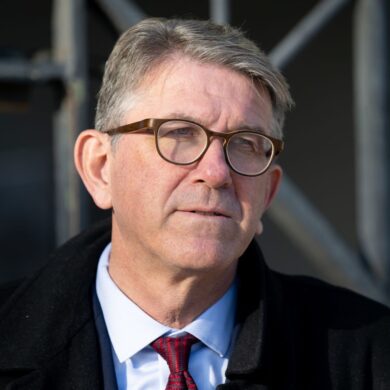 Die Übertragung von Weimers Geschäftsanteilen soll bis Jahresende vollzogen sein.